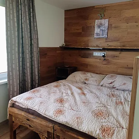 Mk Hron Apartment Podbrezova